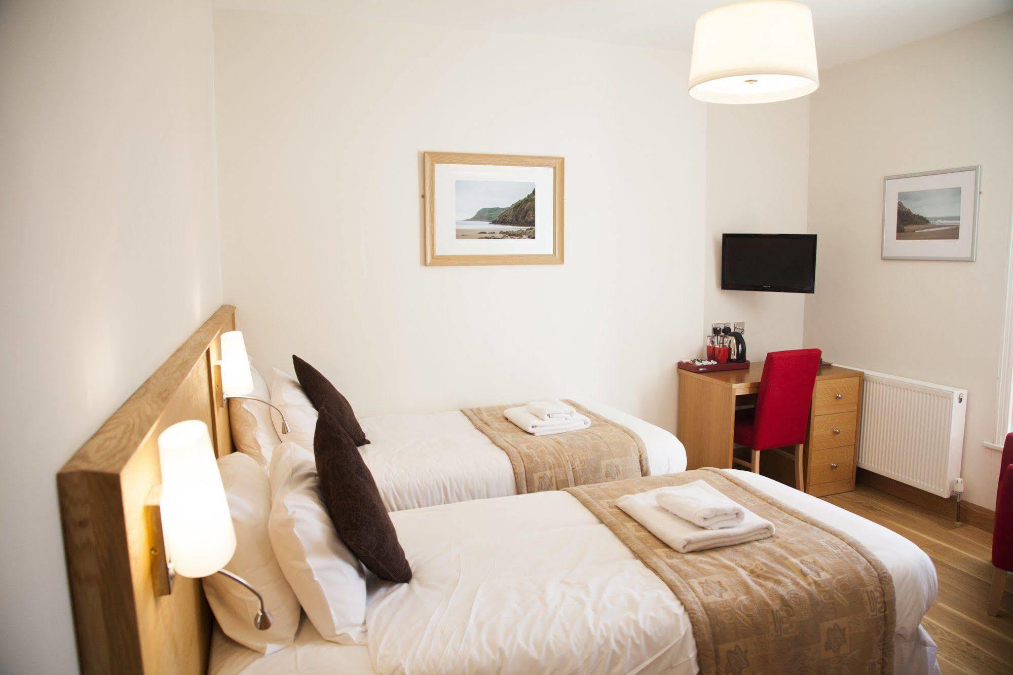 Somerfield Lodge Swansea Extérieur photo